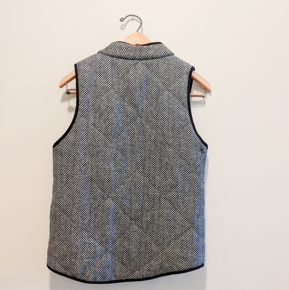Herringbone Women's Quilted Vest - Picture 2 of 4